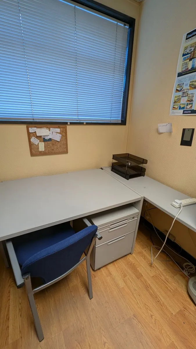 Lshaped Office desk with matching drawers+cabinets - Image 4