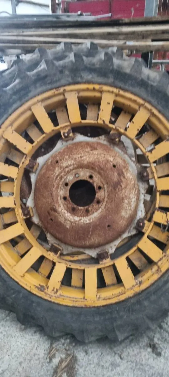 Wheels and tyres - Image 1