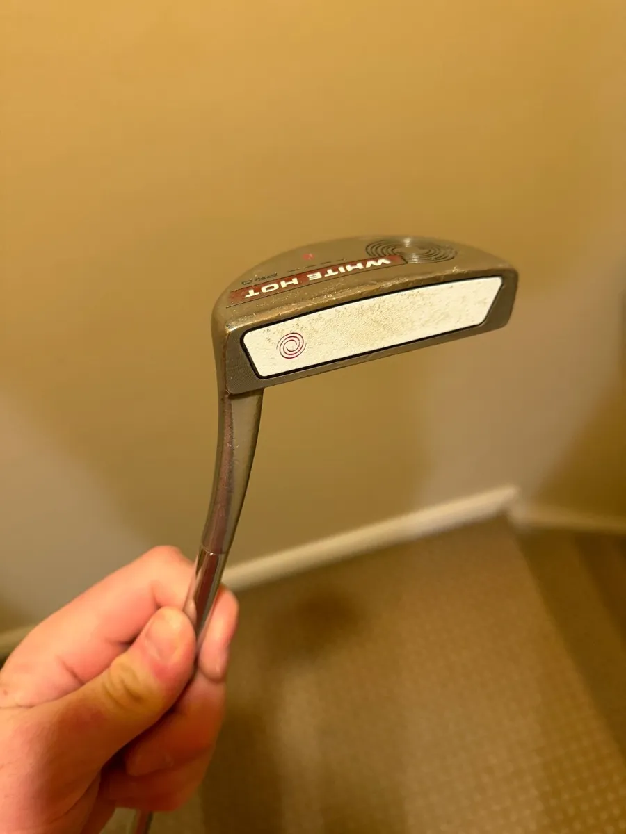 Odyssey putter with new super stroke grip - Image 1
