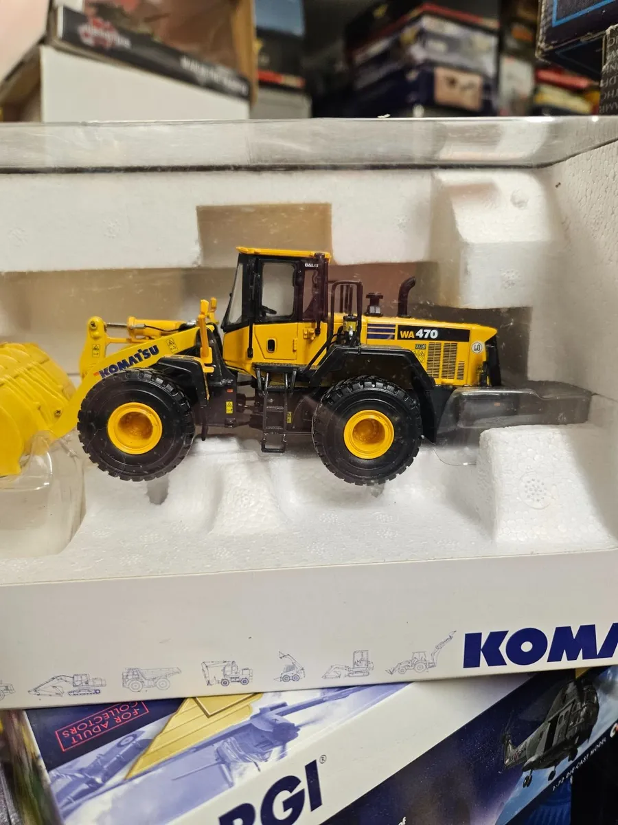 Corgi Universal Hobbies Komatsu Loader 1.50 - Image 3