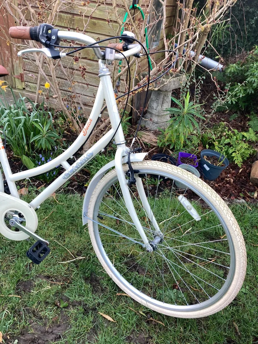 Classic Ladies Bike - Image 3