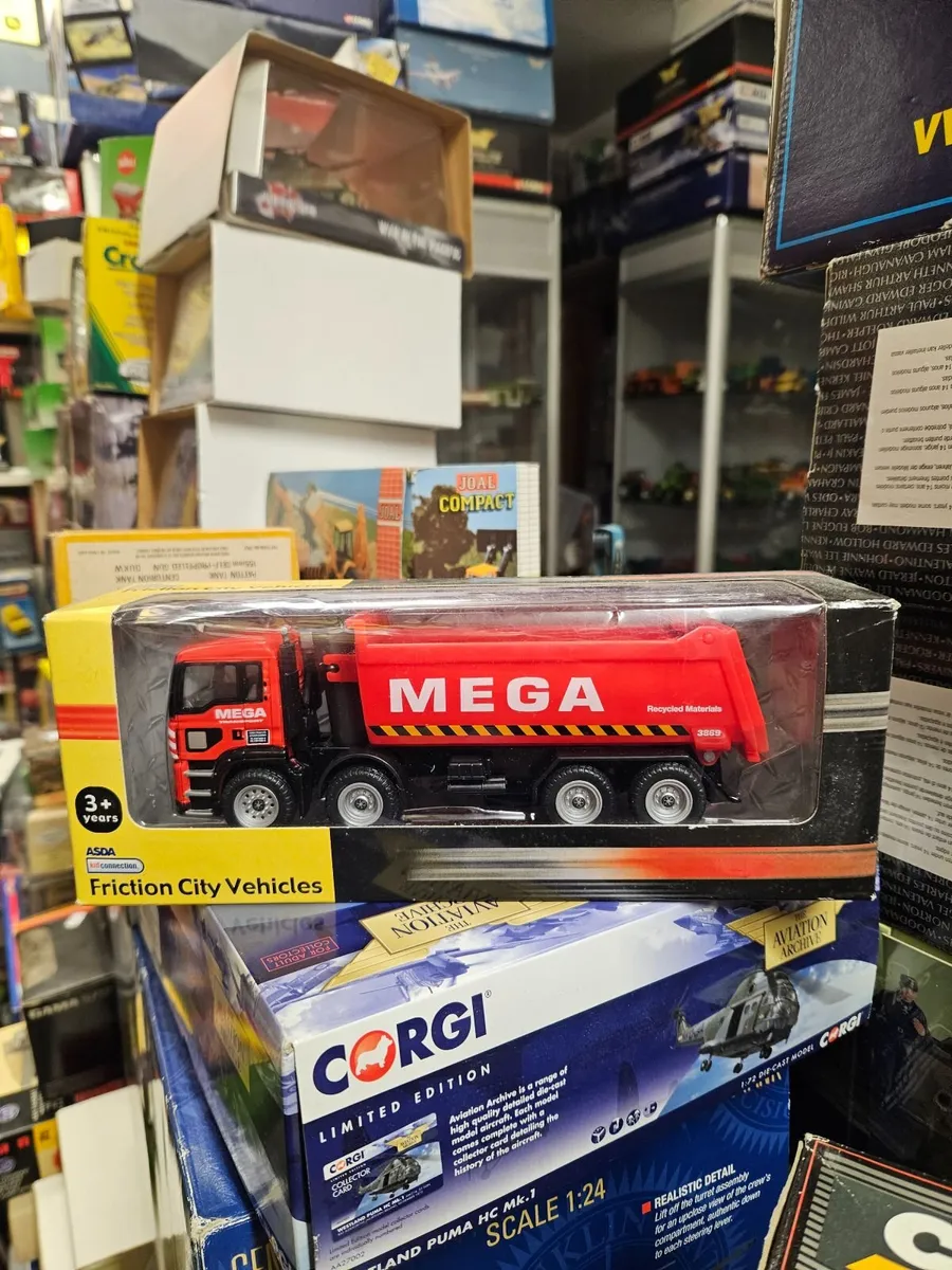 Corgi Tipper Truck - Image 1