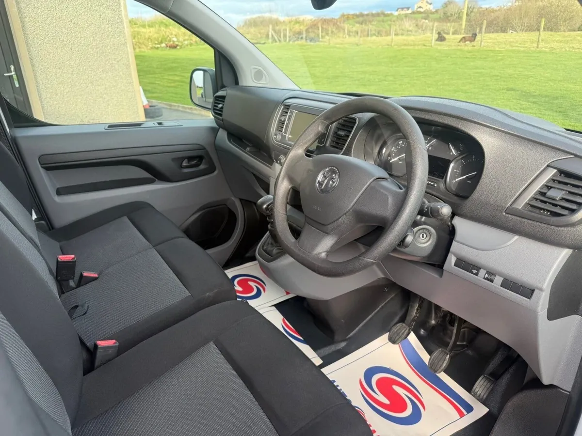 VAUXHALL VIVARO - Image 3