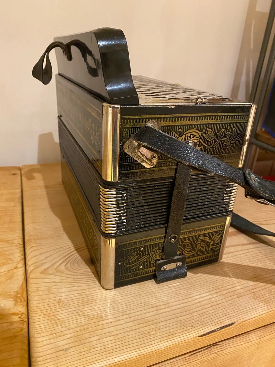 Hohner accordion - Image 3