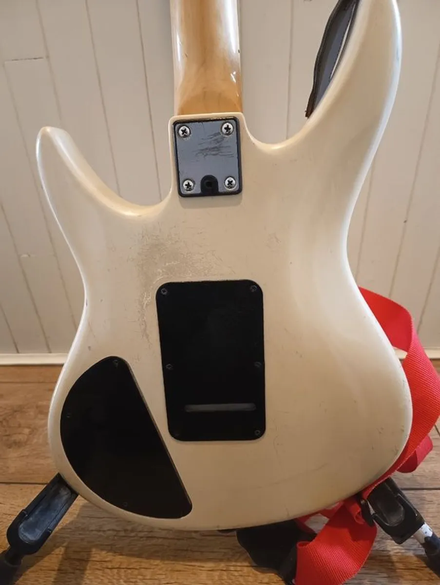 VINTAGE 1980s Peavey Milestone 6 string - Image 3