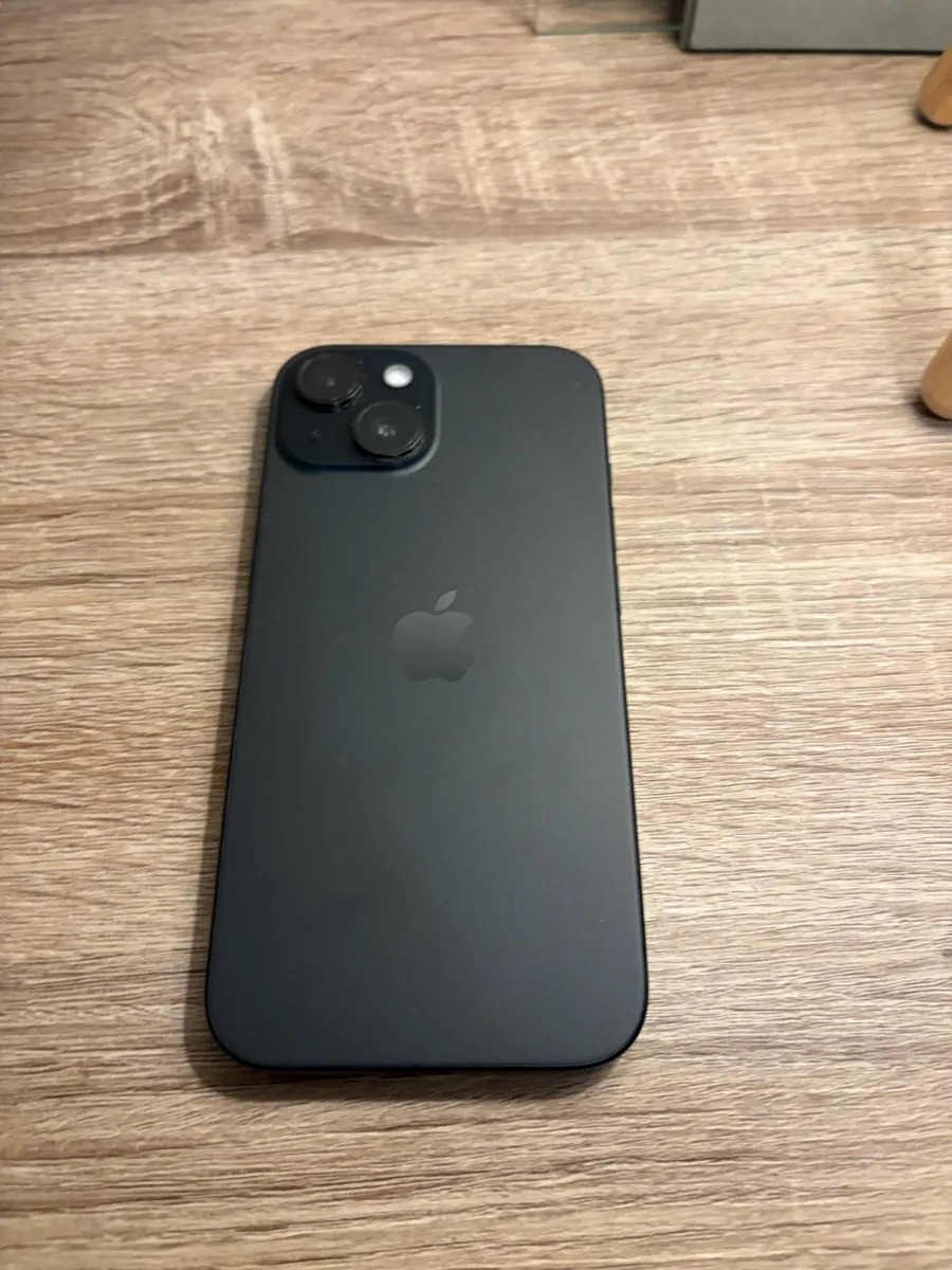 iPhone 15 - Image 1