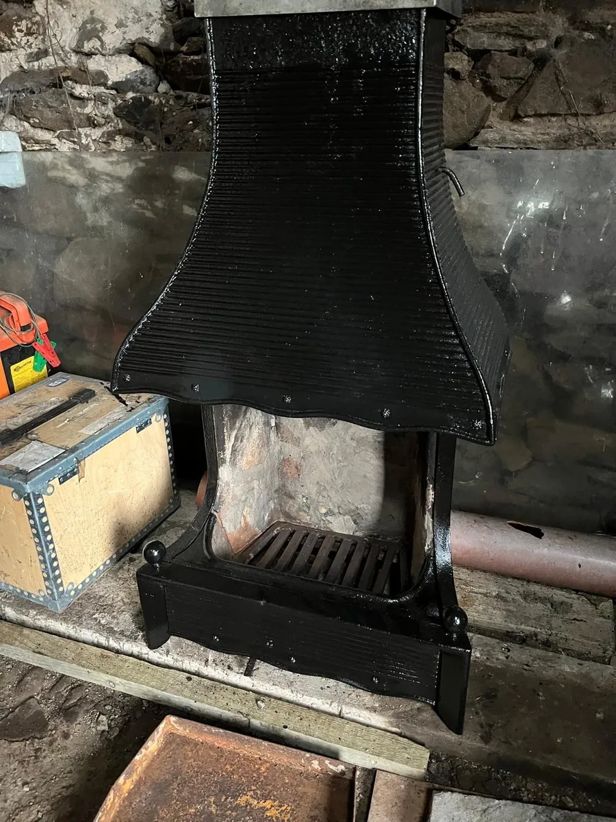 Antique stove - Image 2