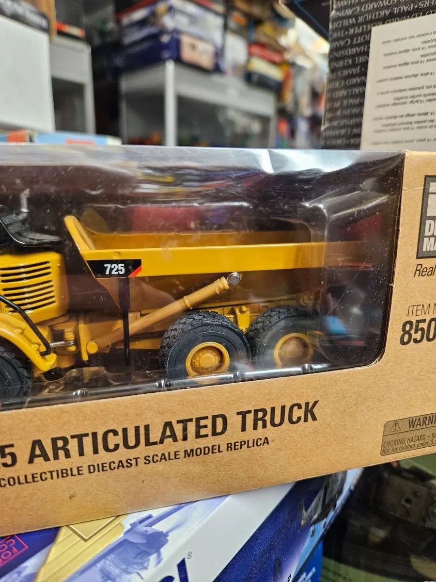 Corgi Diecast Master Caterpillar Truck 1.50 - Image 3
