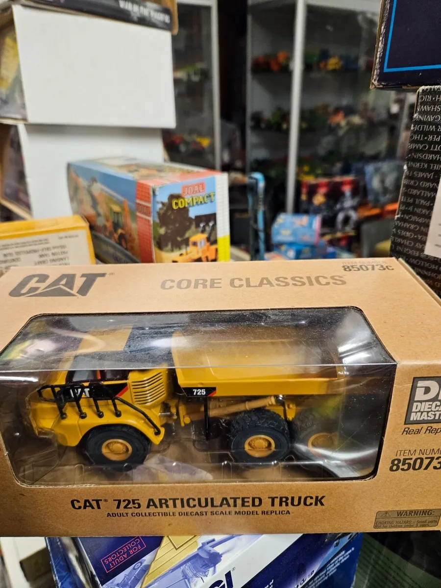 Corgi Diecast Master Caterpillar Truck 1.50 - Image 2