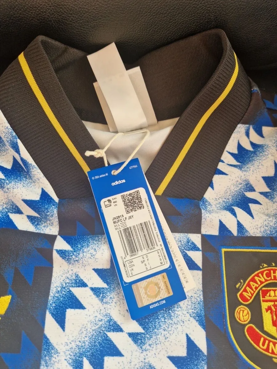 Adidas Manchester United Football 2025/26 Jersey - Image 2
