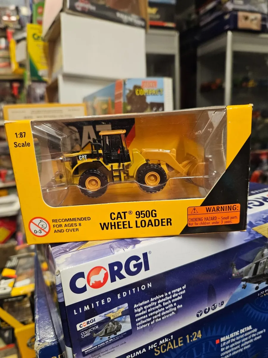 Corgi Norscot Caterpillar Loader 1.87