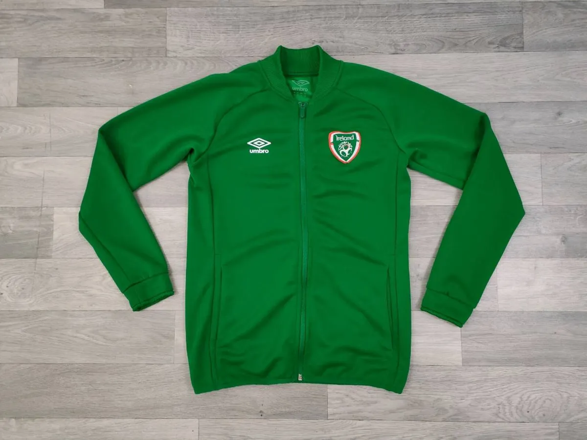 Umbro Ireland Track Jackets Women's Small - Image 1