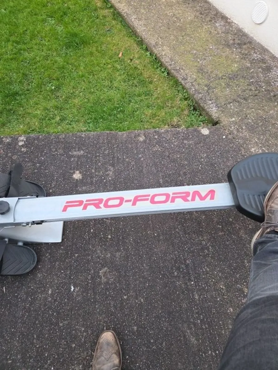 Rowing Machine - Image 3