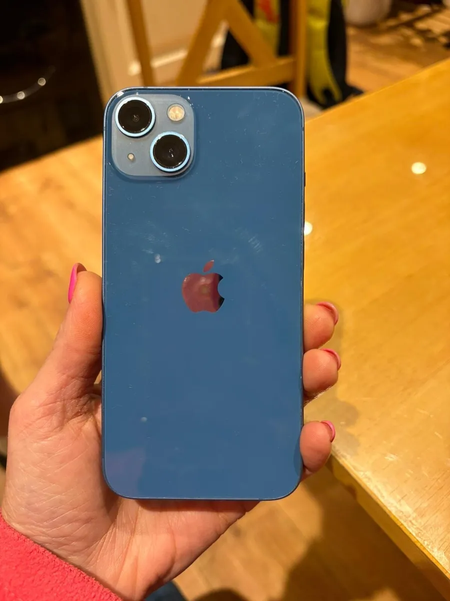 I phone 13 - Image 1