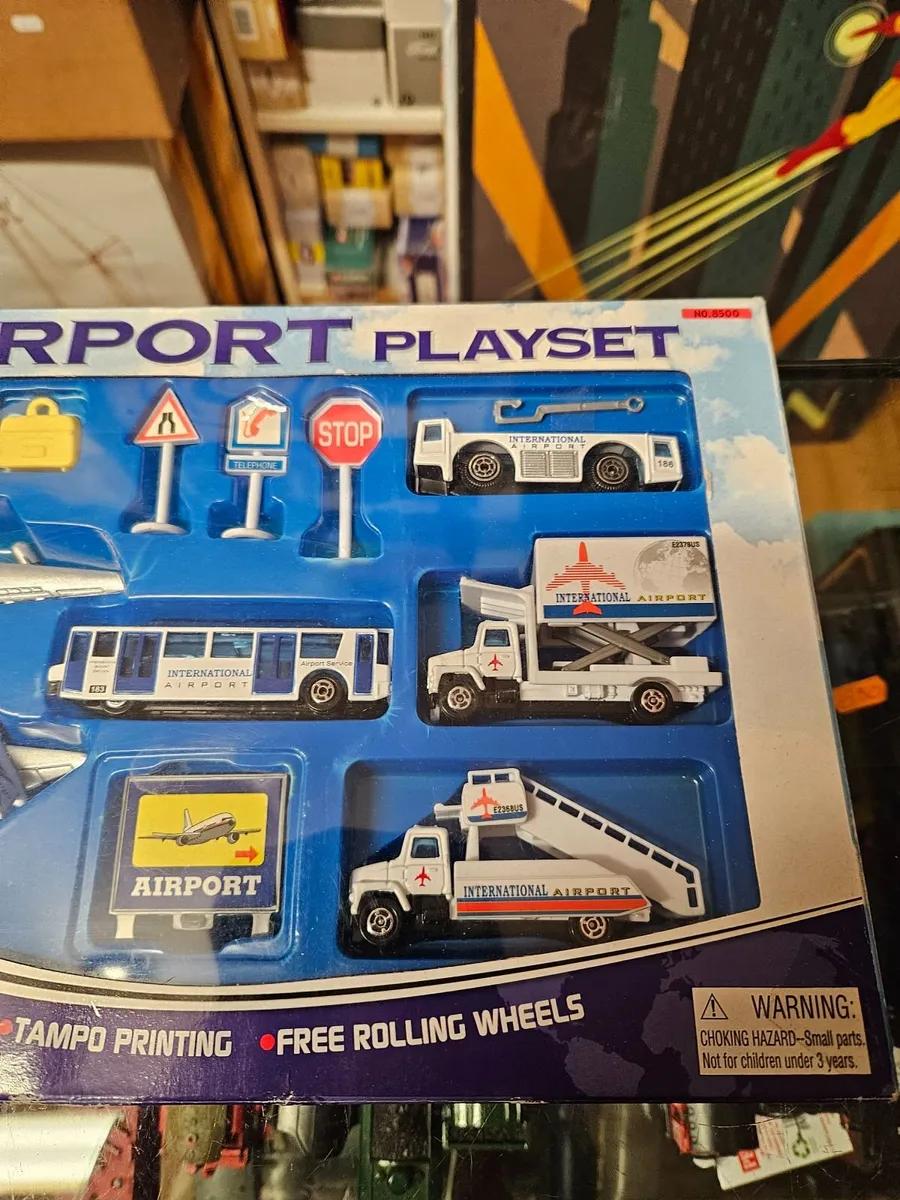 Corgi Welly Airport Set - Image 2