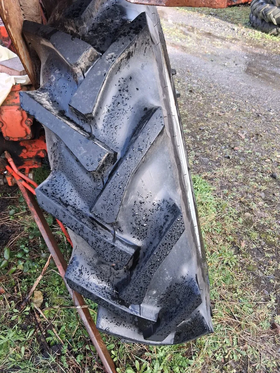 Tractors wheels - Image 4