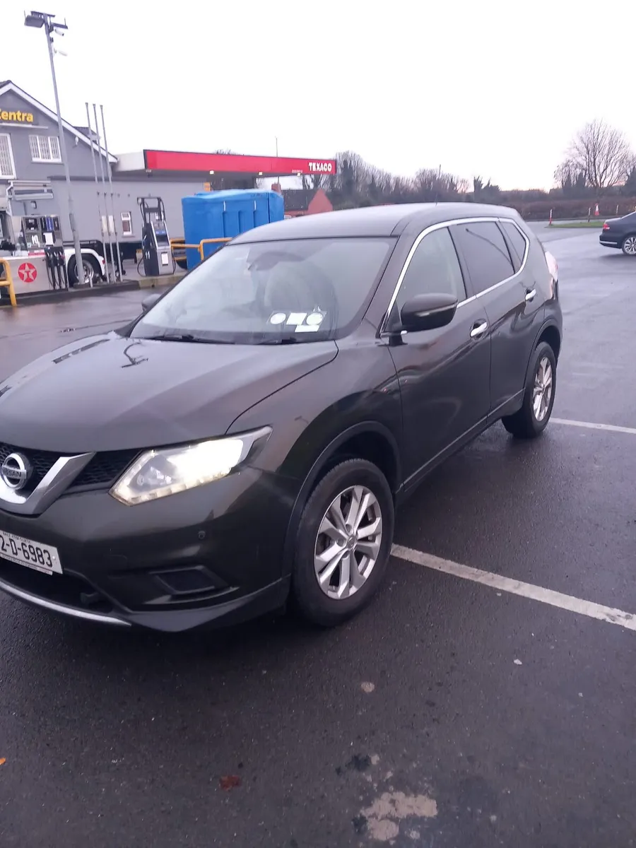 X Trail 1.6 ,service history NEW DOE - Image 2