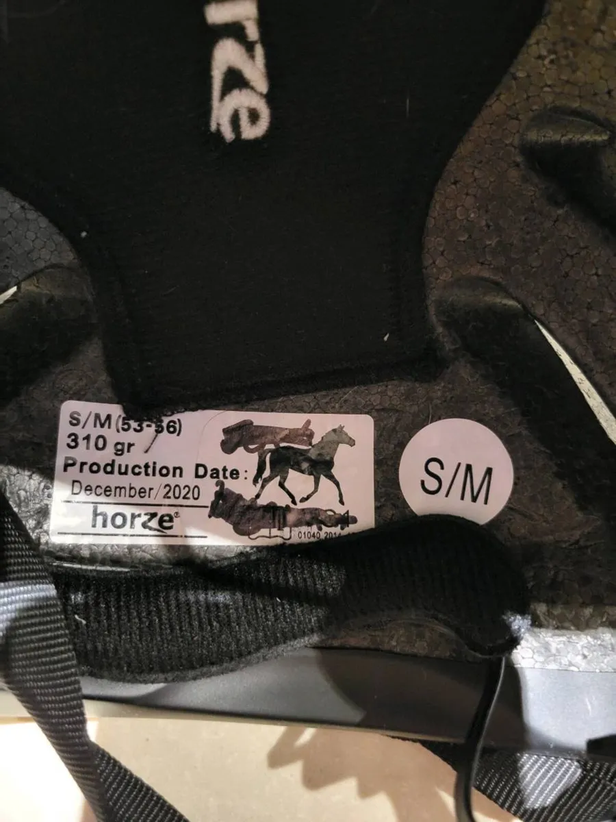 Horse riding helmet - Image 4