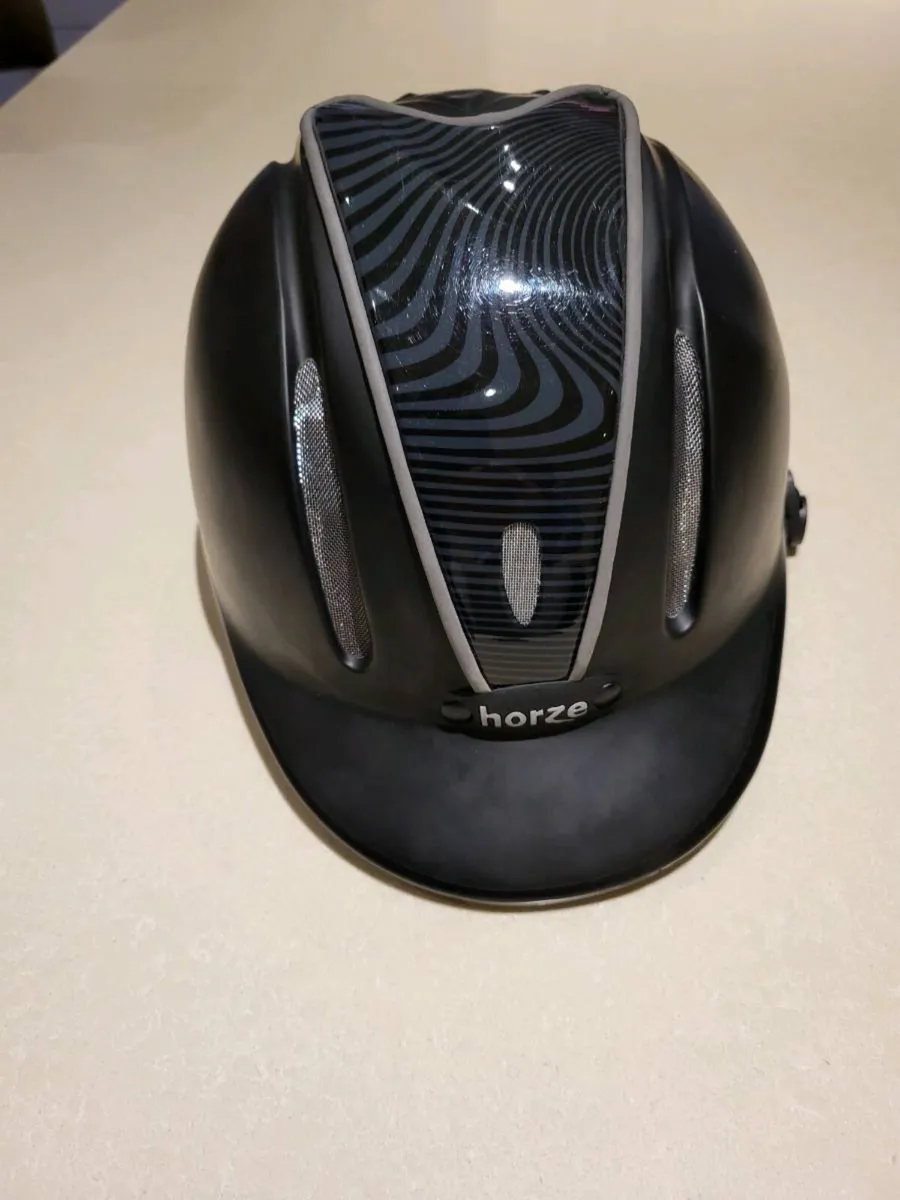 Horse riding helmet - Image 1