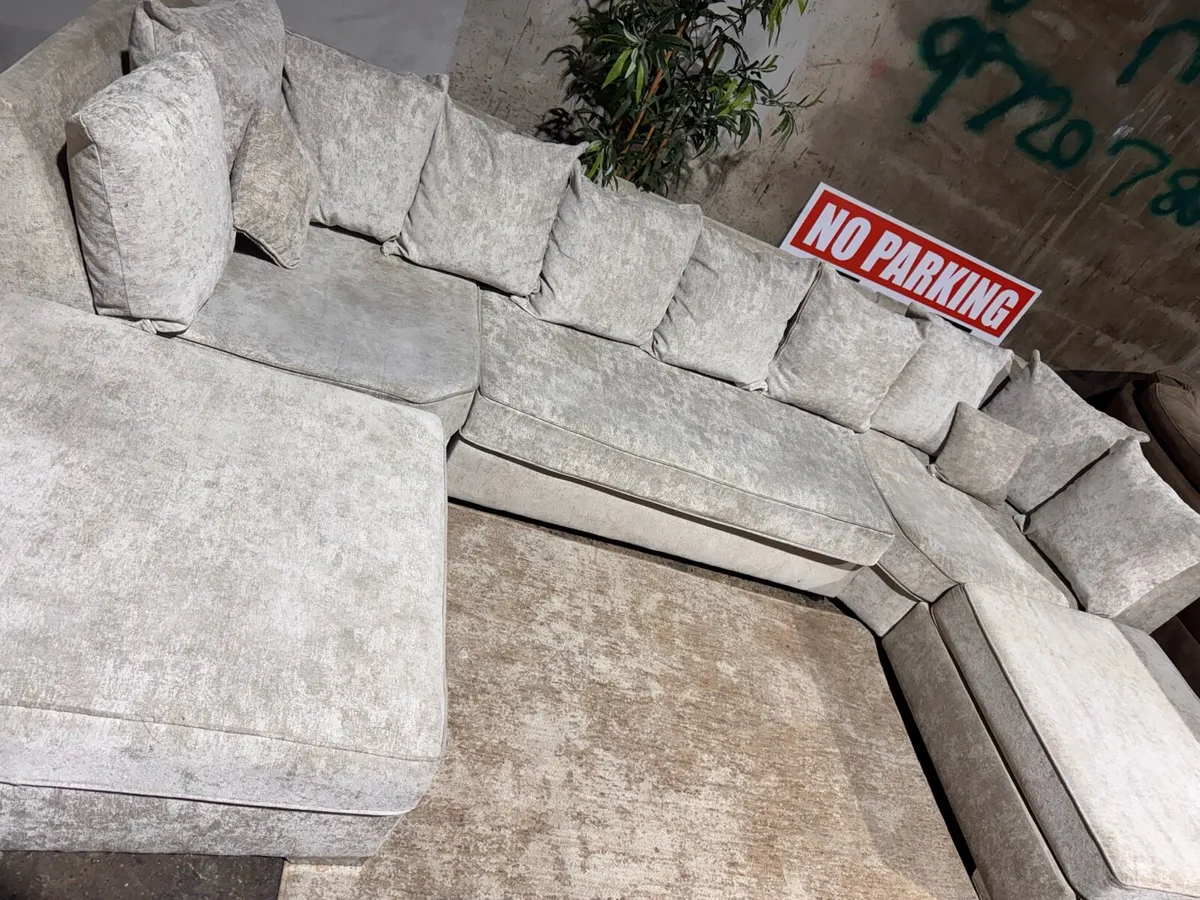 Large U shape corner suite - Image 2