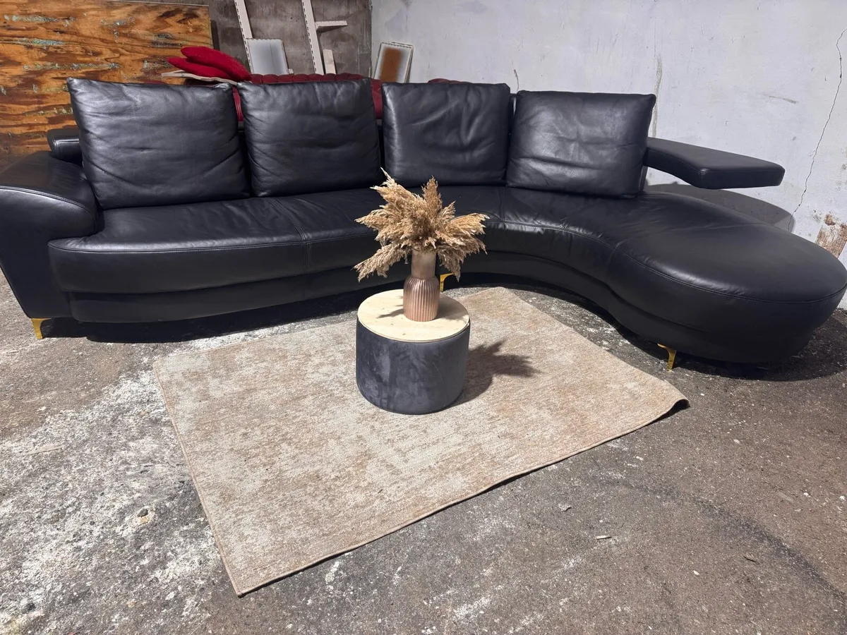 Natuzzi real leather corner sofa - Image 1