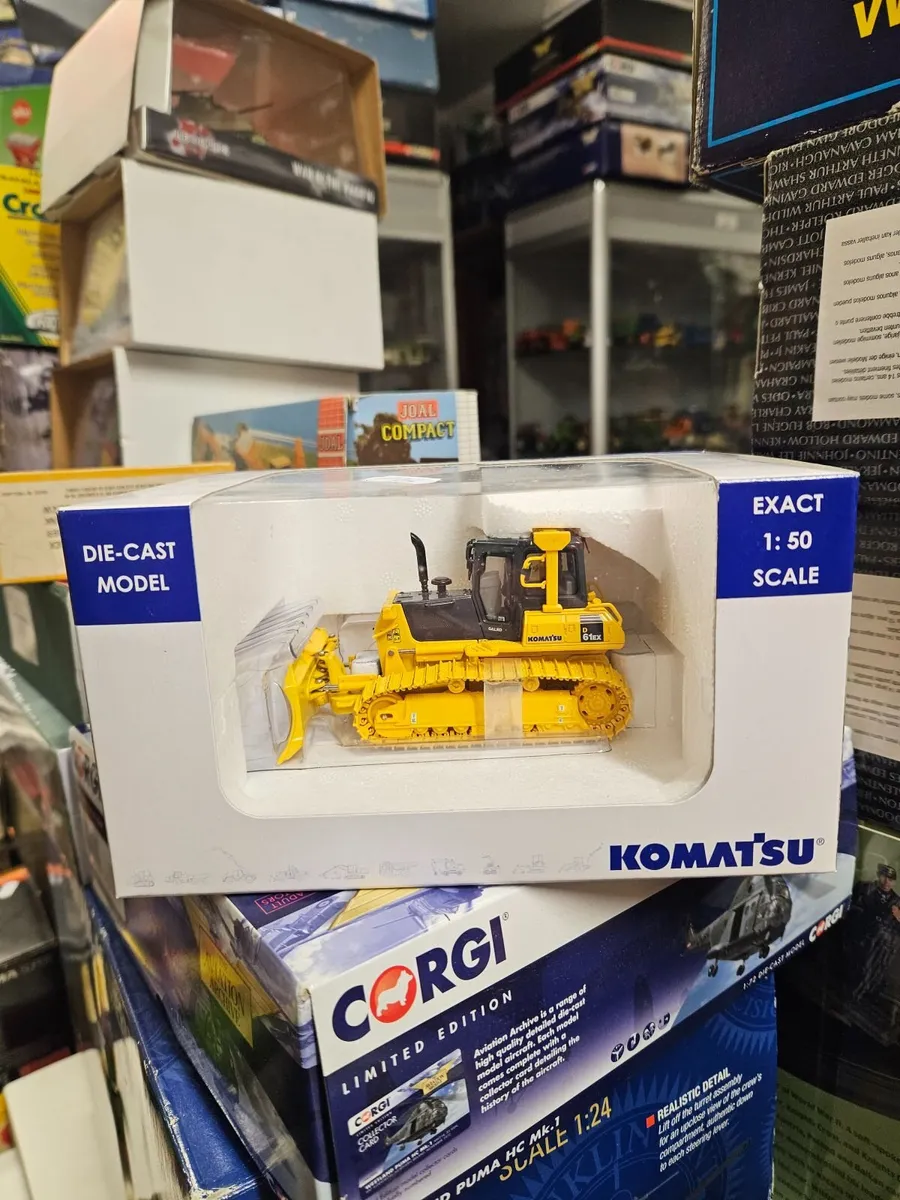 Corgi Universal Hobbies Komatsu Dozer 1.50 - Image 1
