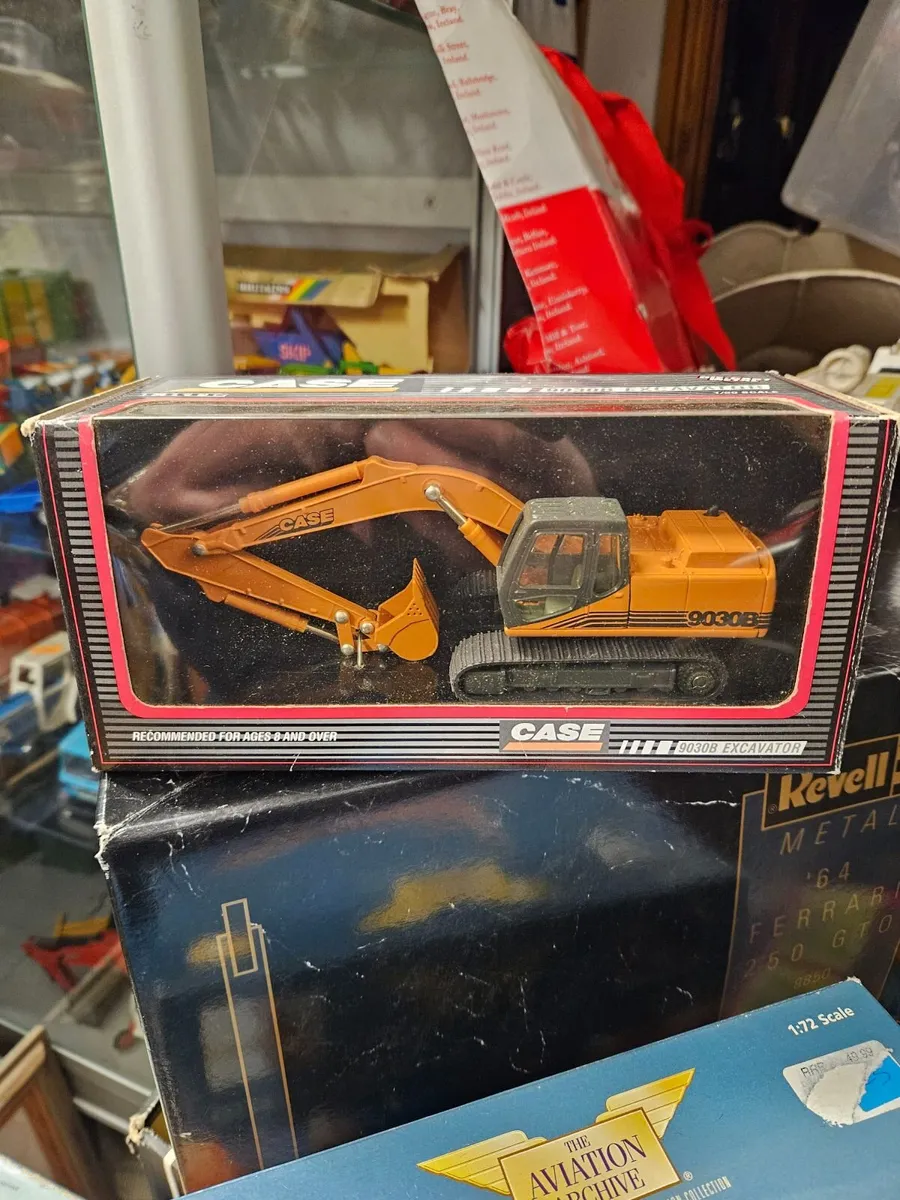 Corgi ERTL Case Excavator 1.50 - Image 1
