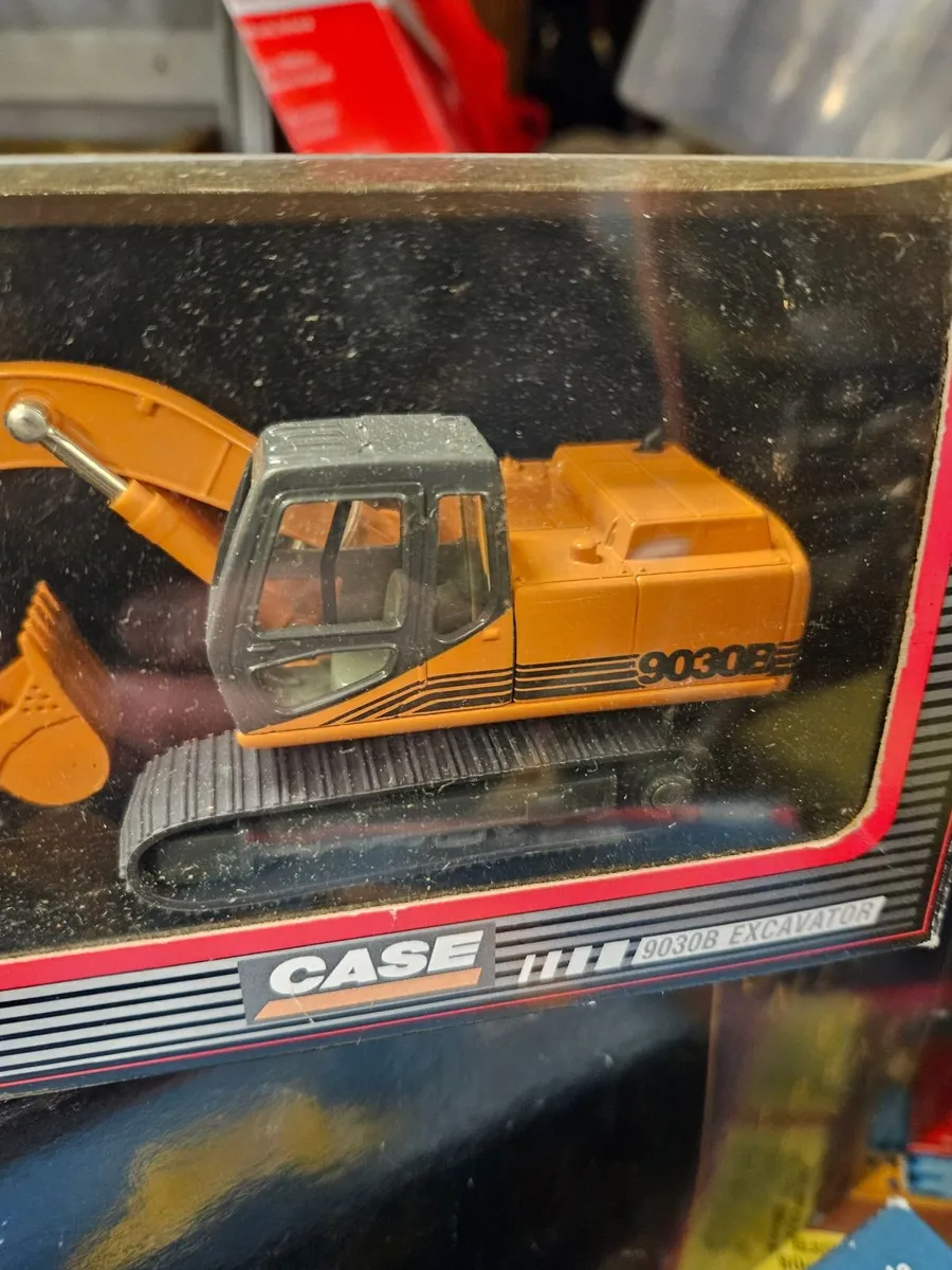 Corgi ERTL Case Excavator 1.50 - Image 2