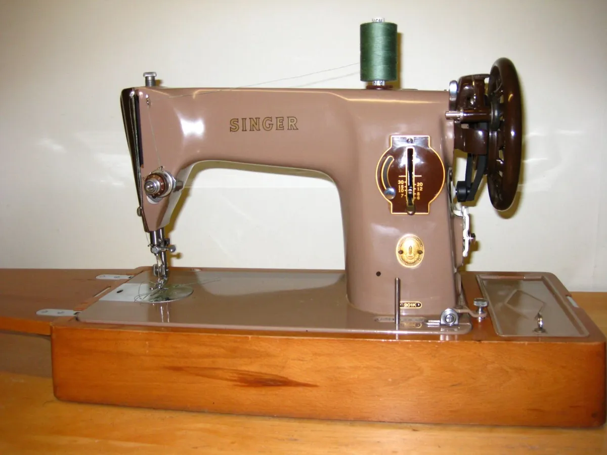 Spotless Singer 201K Sewing Machine. - Image 3