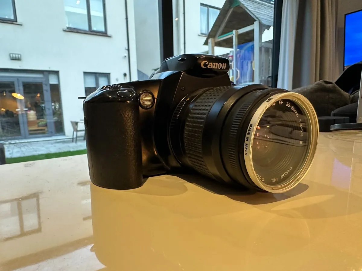 Canon EOS 88 - Image 2