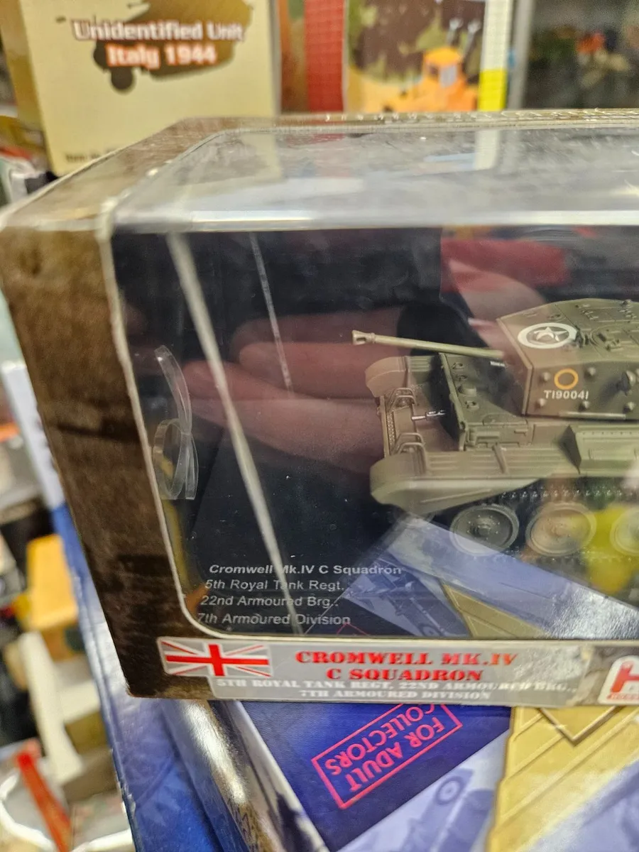 Corgi Hobby Master British WW2 Cromwell Tank - Image 4