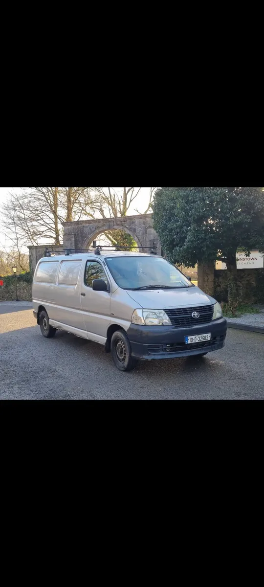 2010 hiace van - Image 2