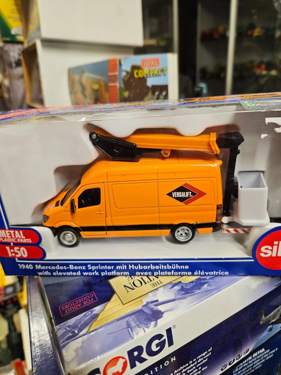 Corgi Siku Mercedes Sprinter with Platform - Image 2