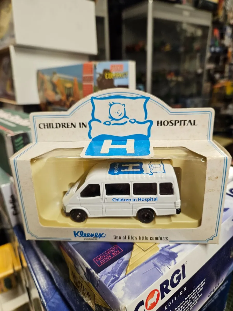 Corgi Lledo Ford Transit Van Minibus - Image 1