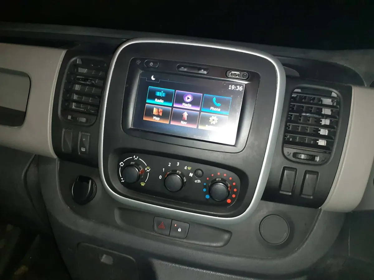 Renault traffic businesses edition - Image 4