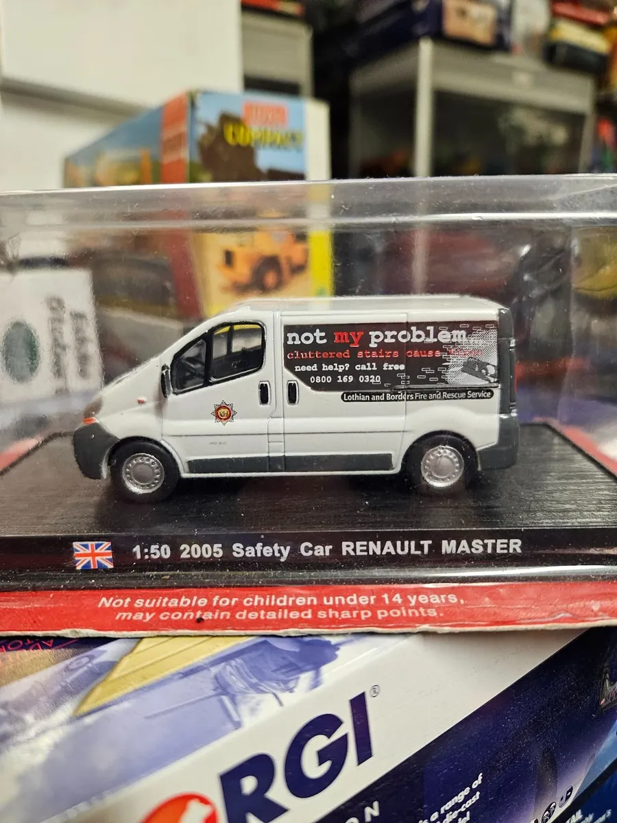 Corgi Atlas Renault Master Van - Image 1