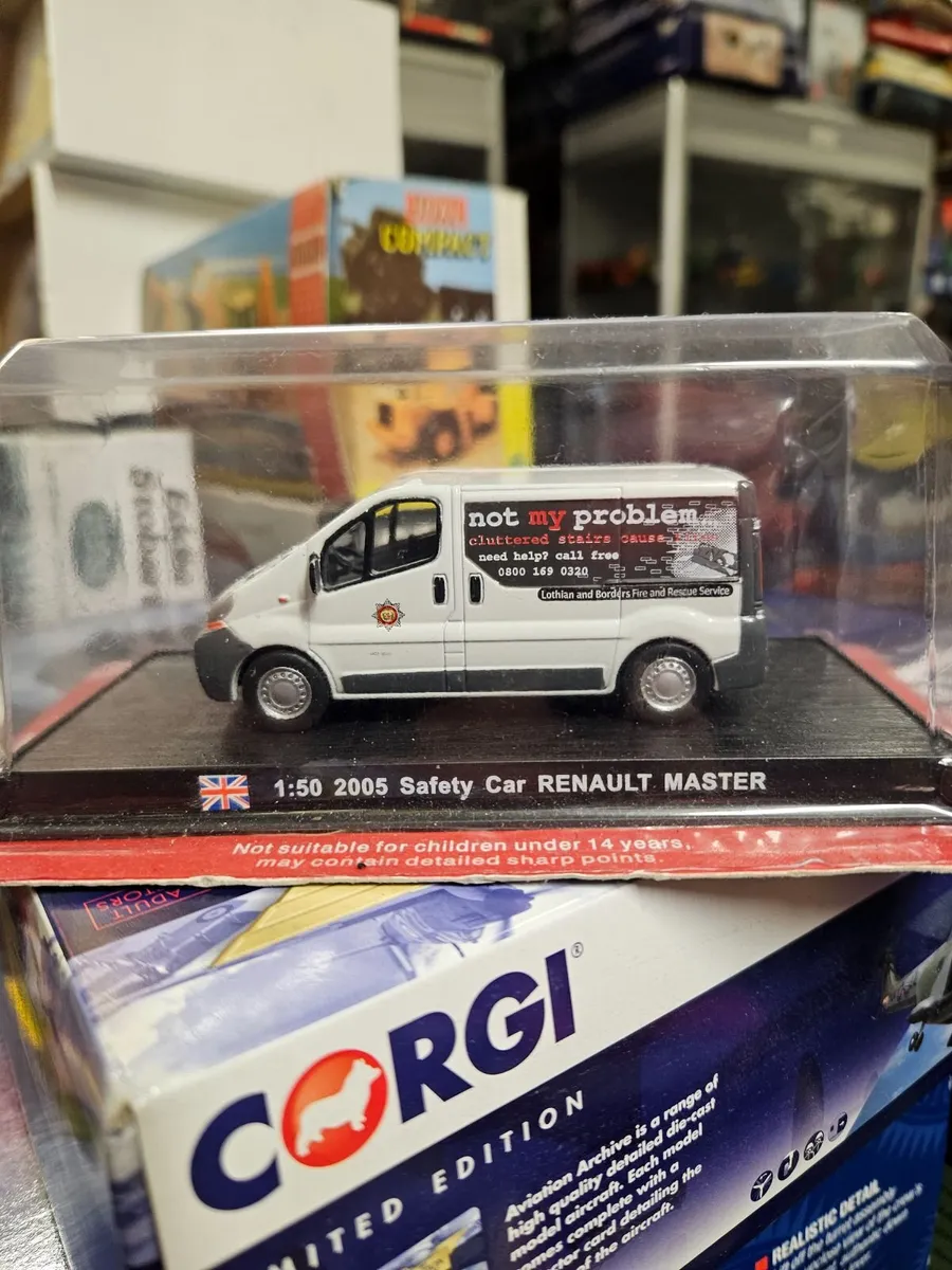 Corgi Atlas Renault Master Van - Image 3