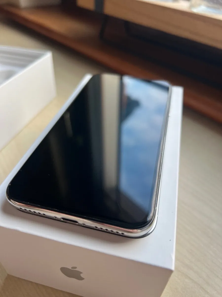 I Phone X 64gb - Image 2