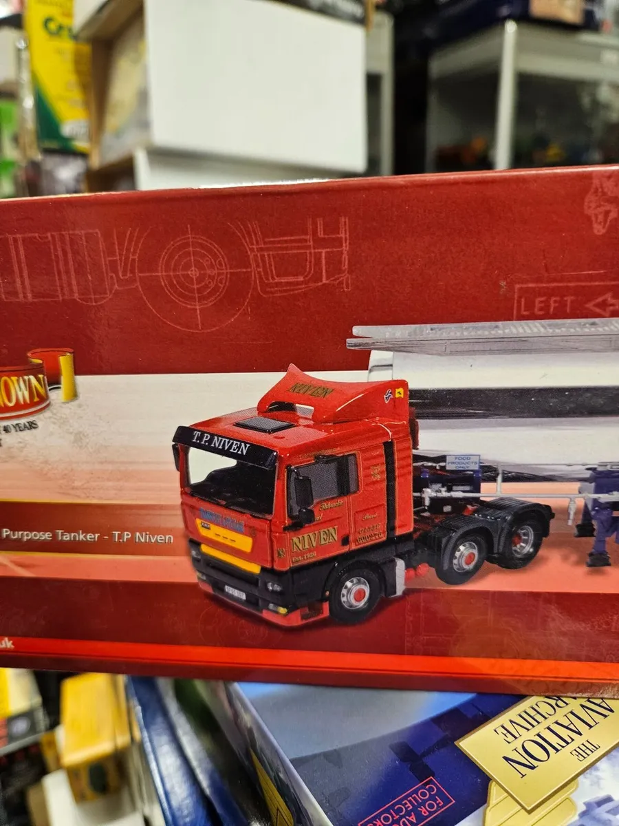 Corgi ERF Tractor Unit and Tanker Trailer 1.50 - Image 3