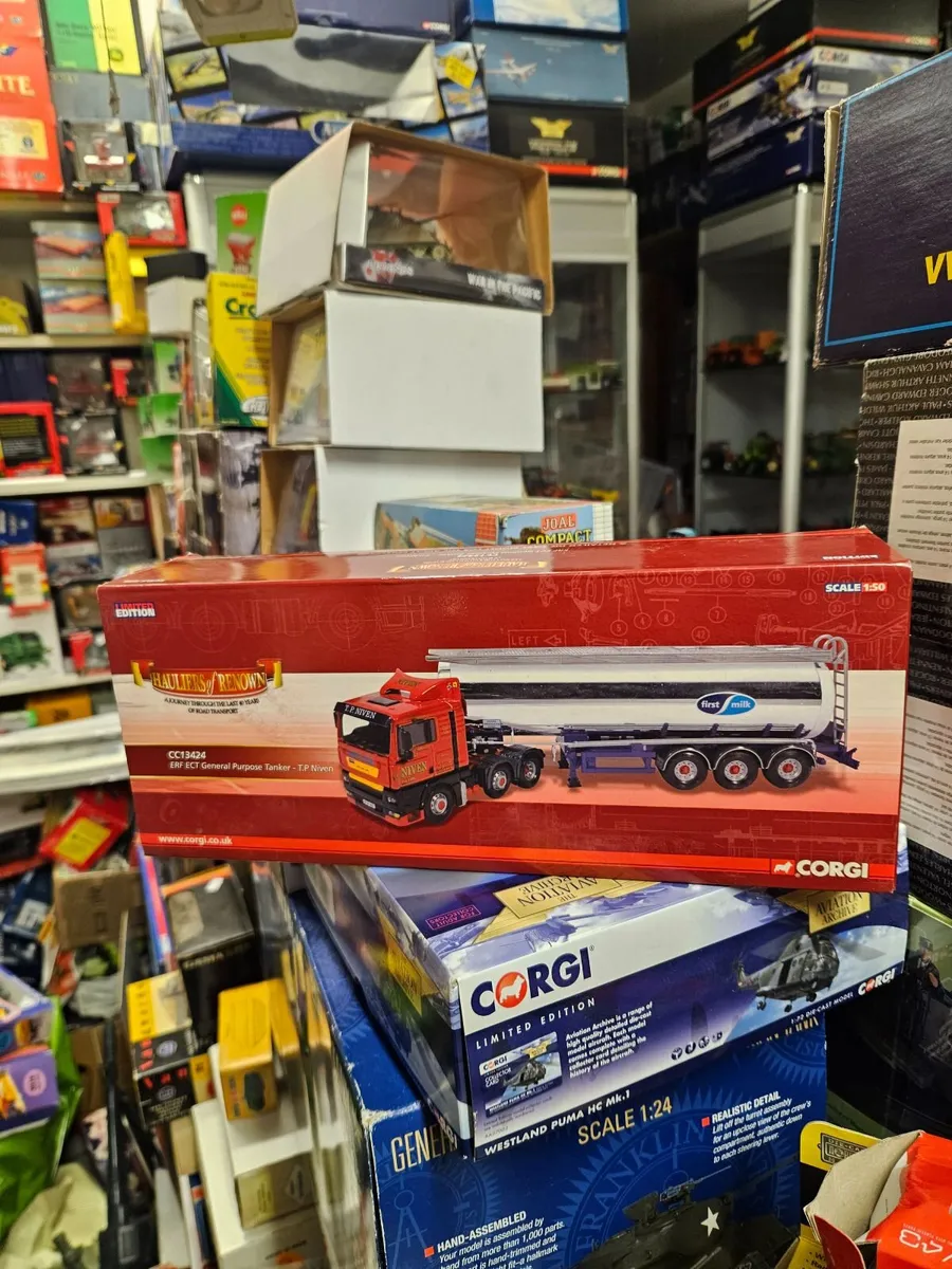 Corgi ERF Tractor Unit and Tanker Trailer 1.50 - Image 1
