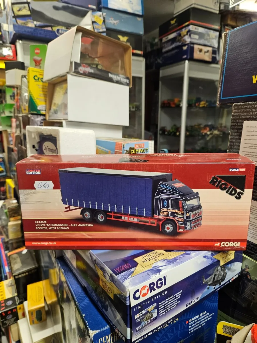 Corgi Volvo Curtainside Rigid Truck 1.50 - Image 1