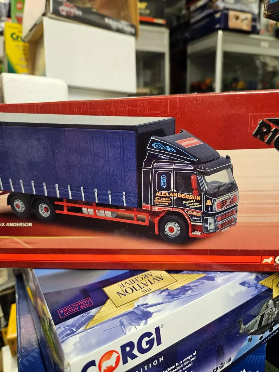 Corgi Volvo Curtainside Rigid Truck 1.50 - Image 3
