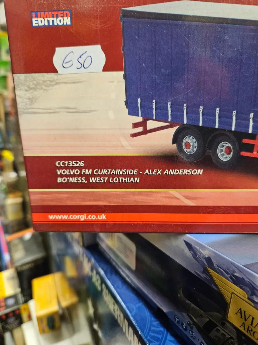 Corgi Volvo Curtainside Rigid Truck 1.50 - Image 2