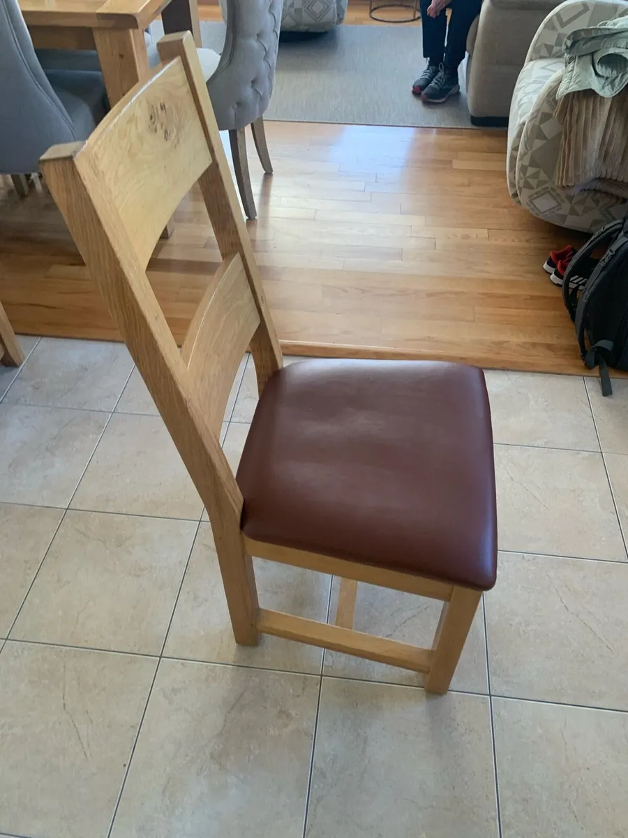 Oak dining Chairs x 4 - Image 1