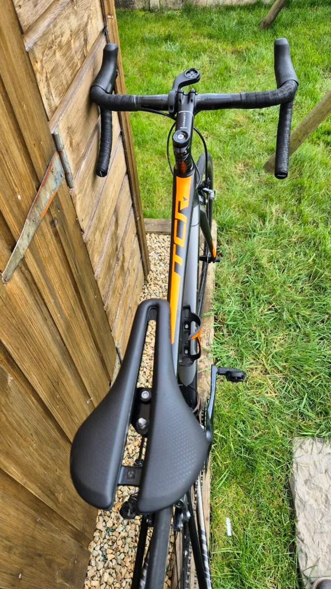 Giant TCR Advanced 1 Carbon Road Bike - Image 3