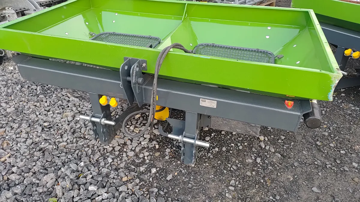 Fertiliser spreader Tolmet - Image 1