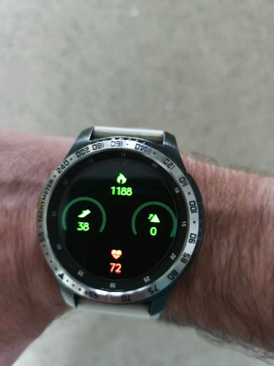 Samsung smartwatch - Image 4
