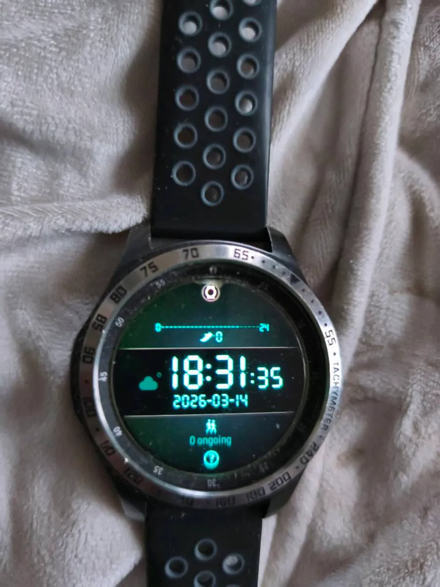 Samsung smartwatch - Image 1