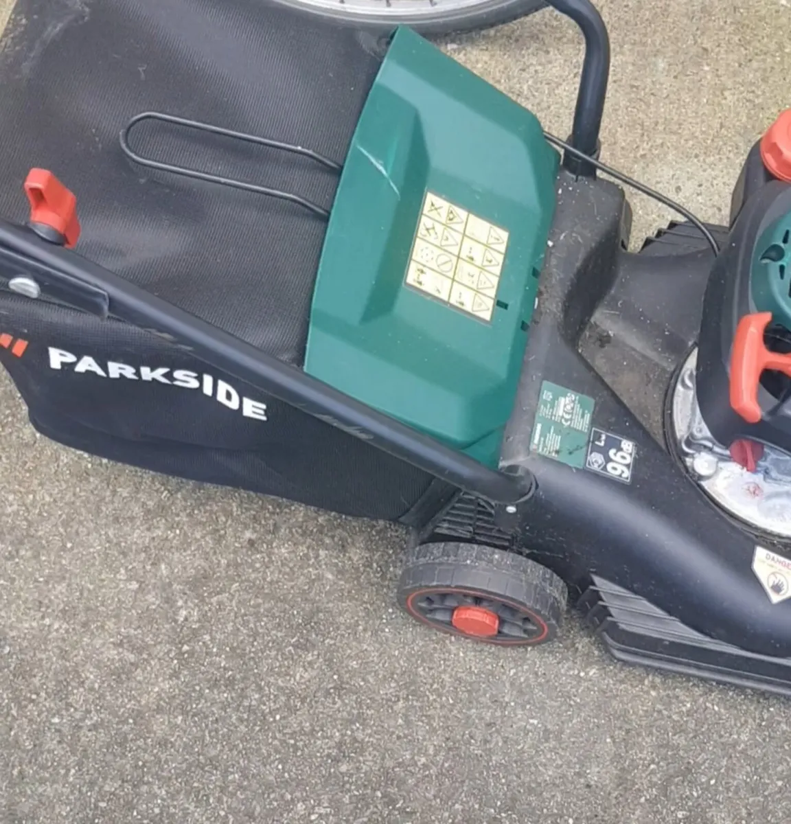 Petrol lawnmower - Image 3