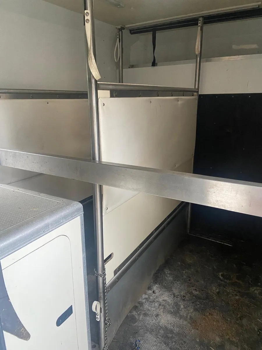 Oakley Horsebox €39k or good offer - Image 4